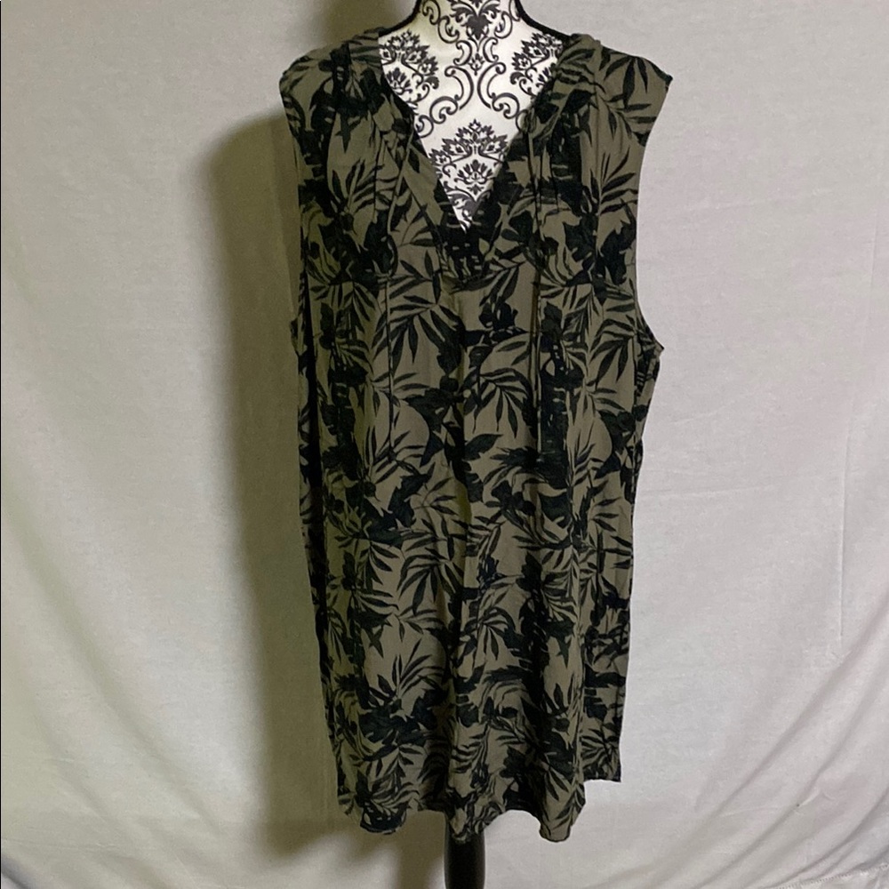 Old Navy Olive Green Tropical Palm Resort wear Relaxed fit Dress or Swim coverup
